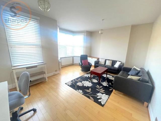 3 bedroom flat to rent