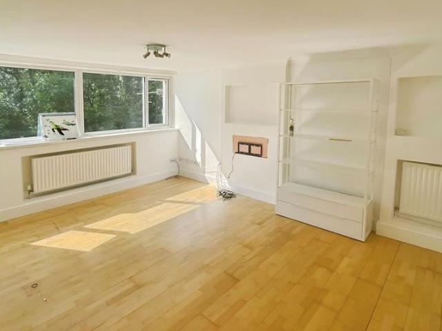 3 bedroom flat to rent