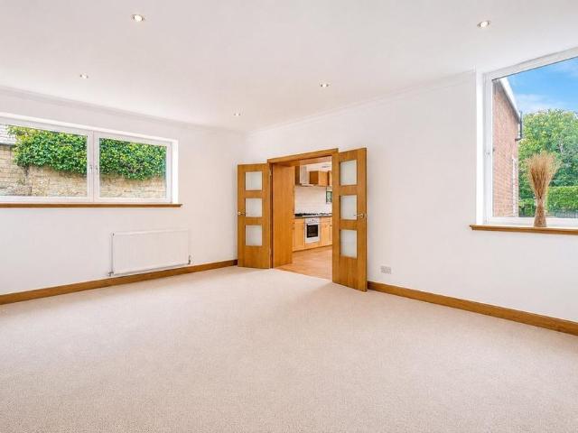 3 bedroom flat to rent