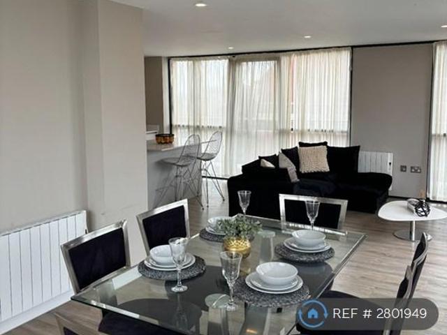 3 bedroom flat to rent
