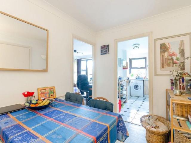 3 bedroom flat to rent