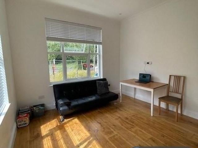 3 bedroom flat to rent