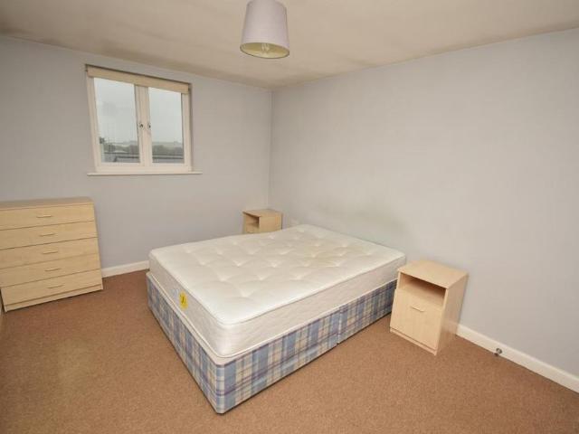 3 bedroom flat to rent