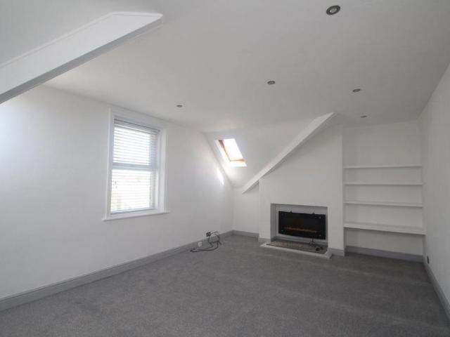 3 bedroom flat to rent