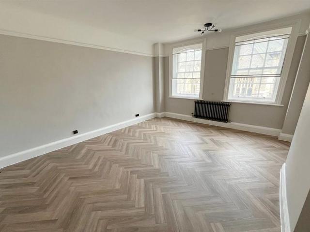 3 bedroom flat to rent