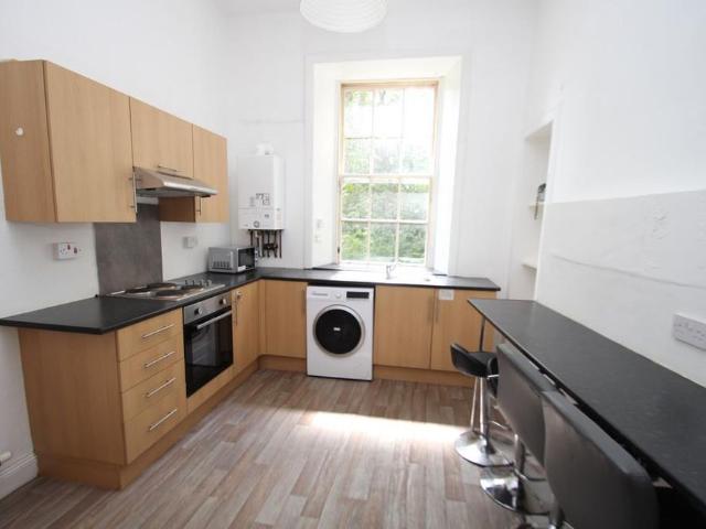 3 bedroom flat to rent