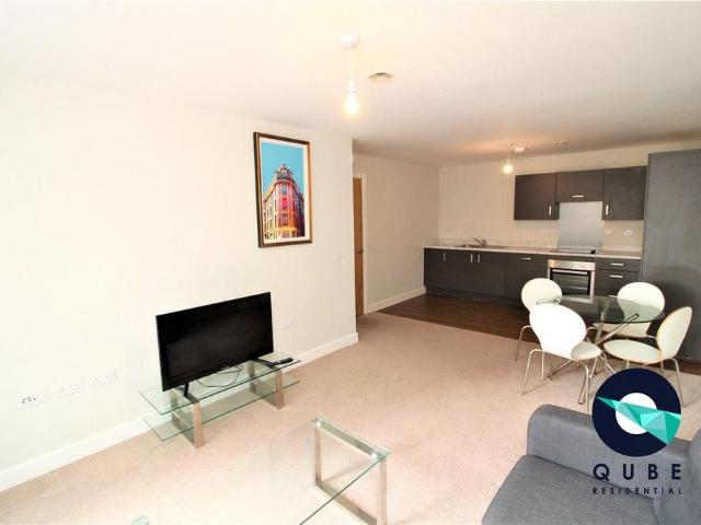 3 bedroom flat to rent