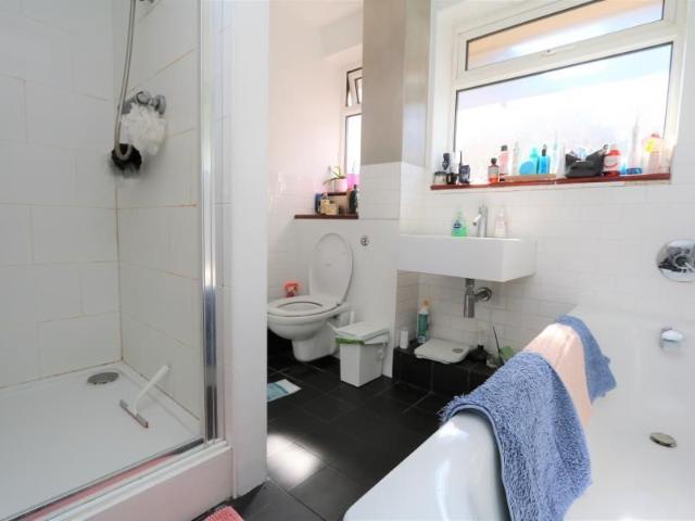 3 bedroom flat to rent