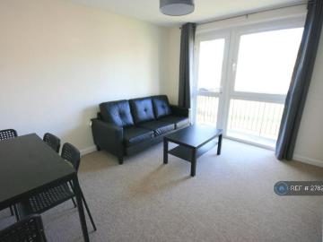 3 bedroom flat to rent