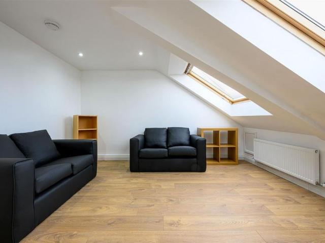 3 bedroom flat to rent