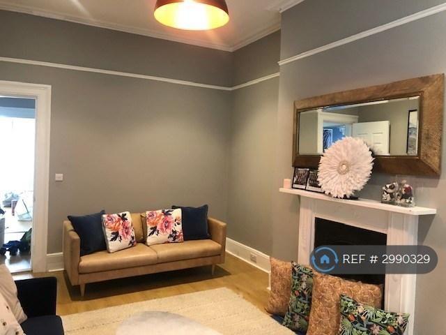 3 bedroom flat to rent