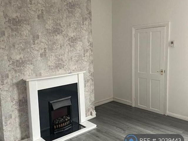 3 bedroom flat to rent