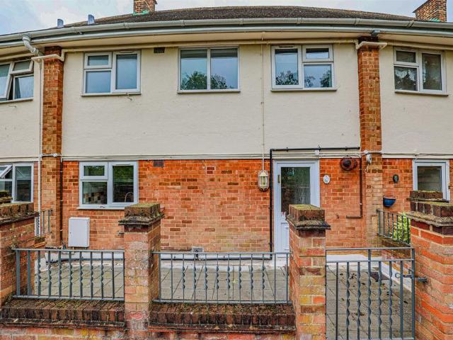 3 bedroom flat to rent