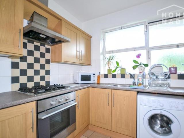 3 bedroom flat to rent