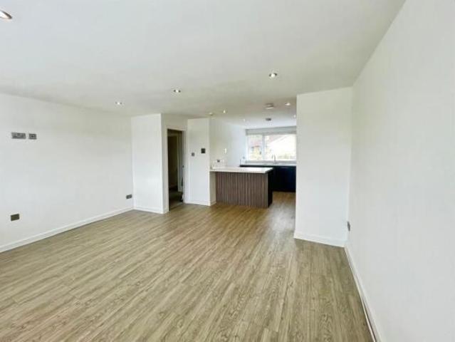 3 bedroom flat to rent