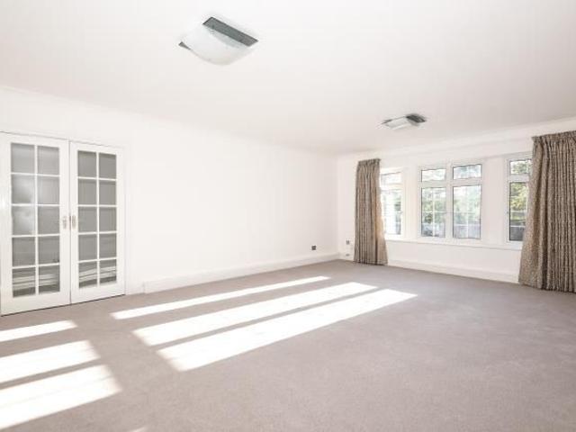 3 bedroom flat to rent