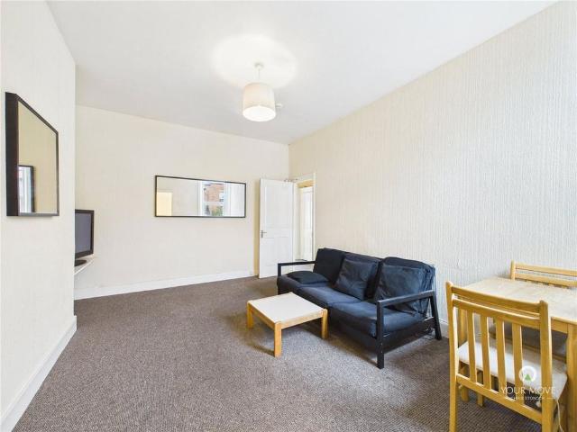 3 bedroom flat to rent