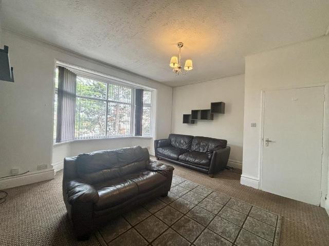 3 bedroom flat to rent
