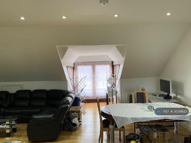 3 bedroom flat to rent