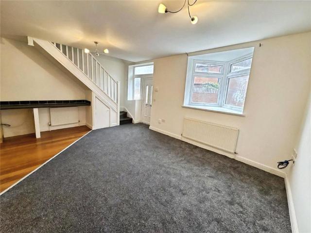 3 bedroom flat to rent