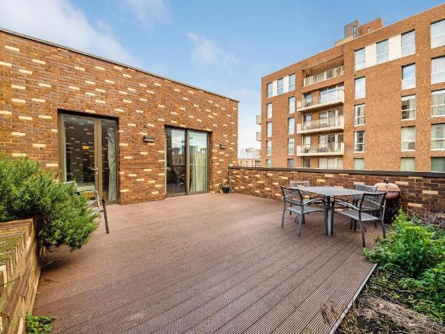 3 bedroom flat to rent