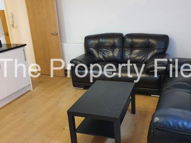 3 bedroom flat to rent