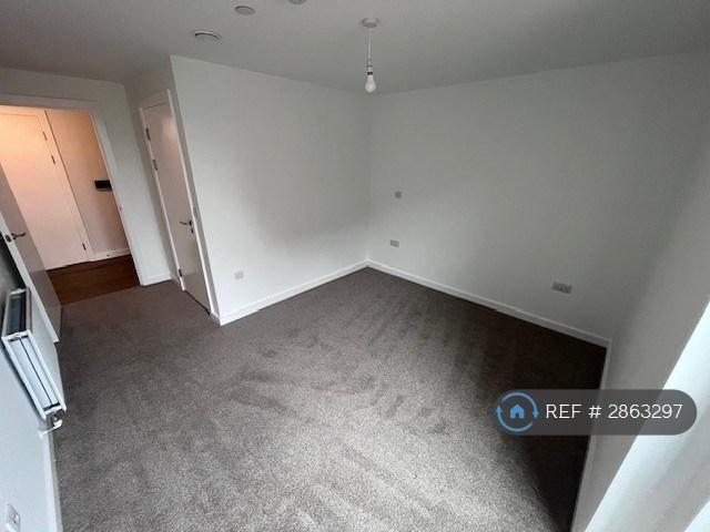 3 bedroom flat to rent