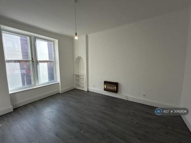 3 bedroom flat to rent
