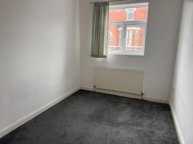 3 bedroom flat to rent