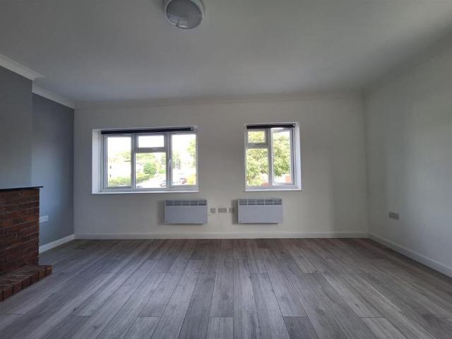 3 bedroom flat to rent