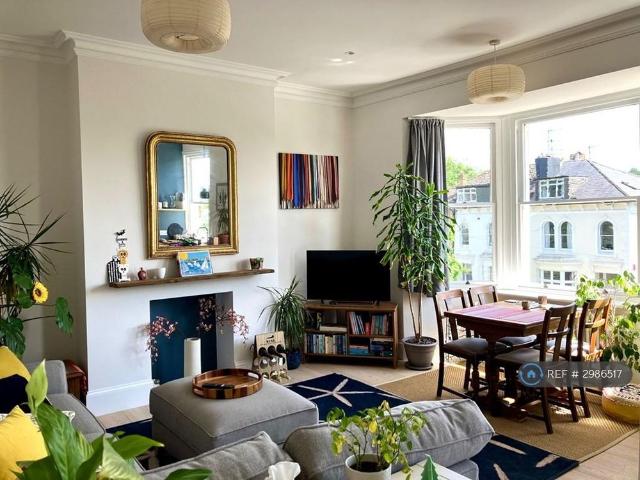 3 bedroom flat to rent