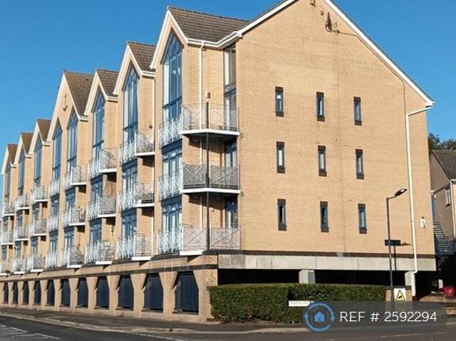 3 bedroom flat to rent