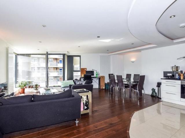 3 bedroom flat to rent