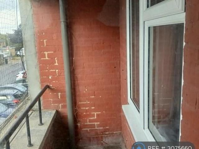 3 bedroom flat to rent