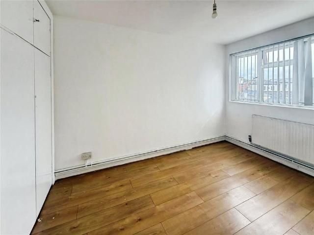 3 bedroom flat to rent