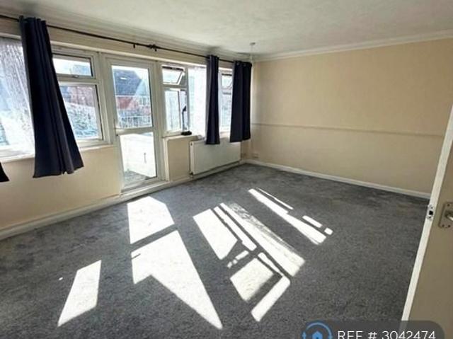 3 bedroom flat to rent