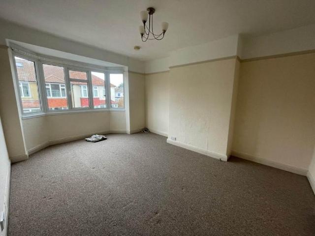 3 bedroom flat to rent