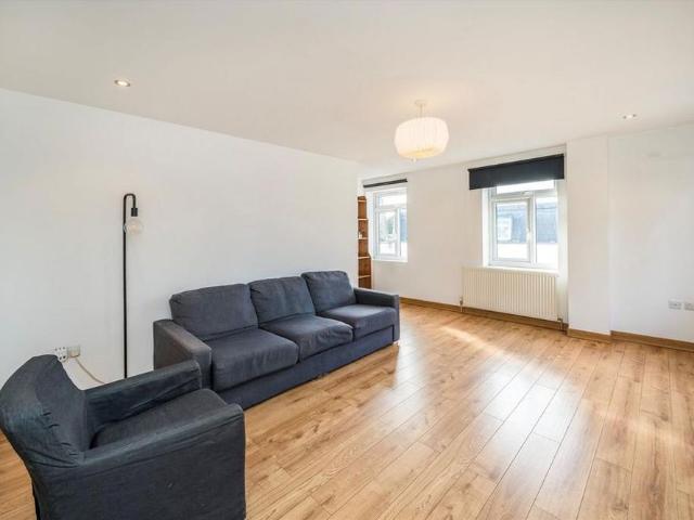 3 bedroom flat to rent