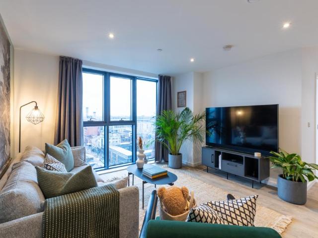 3 bedroom flat to rent