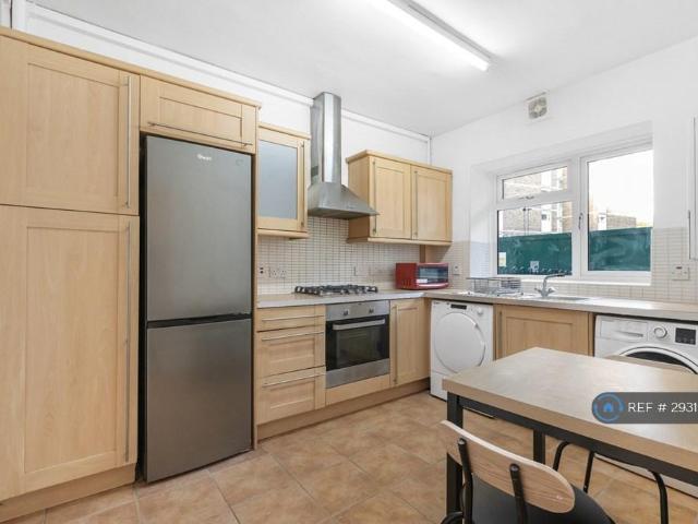 3 bedroom flat to rent