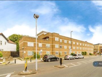 3 bedroom flat to rent