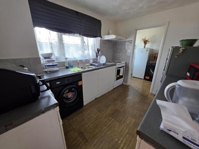 3 bedroom flat to rent