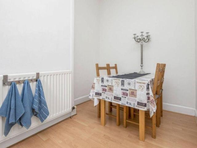 3 bedroom flat to rent