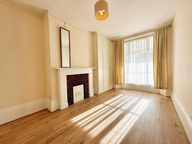 3 bedroom flat to rent