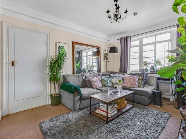 3 bedroom flat to rent