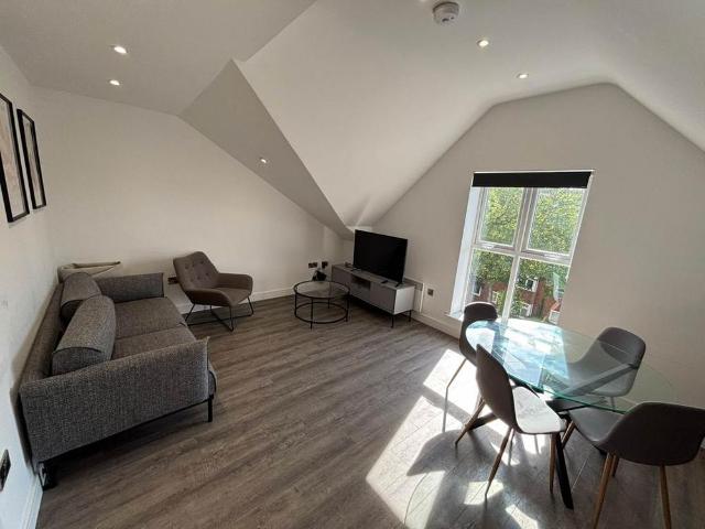 3 bedroom flat to rent