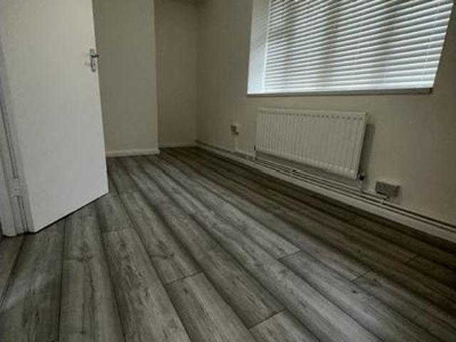 3 bedroom flat to rent