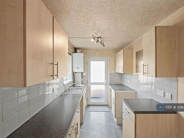 3 bedroom flat to rent