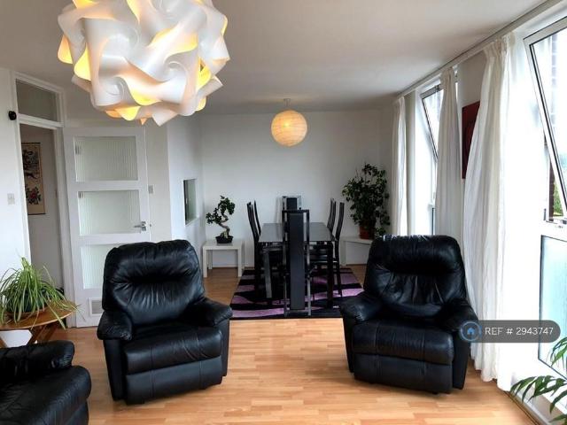 3 bedroom flat to rent