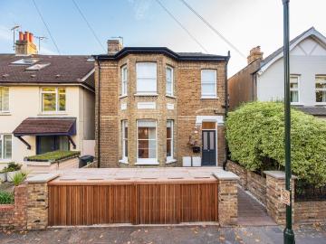 3 bedroom flat to rent